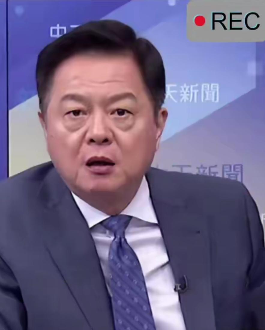 周锡玮怒批蒋万安：给脸不要脸，反正快解放了，自有后来人收拾你们。周锡玮针对