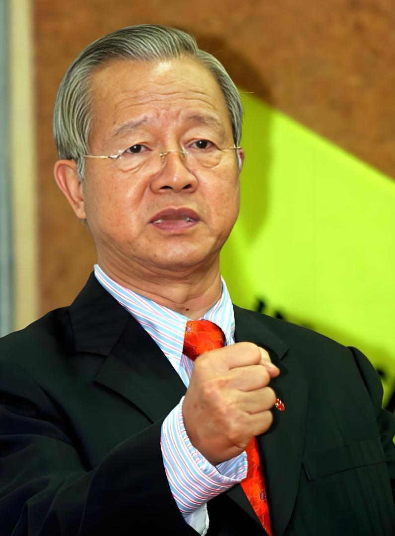 曾仕强教授在一次演讲中说：“现在全世界一共有12条龙脉，6条长的，6条短的。这1