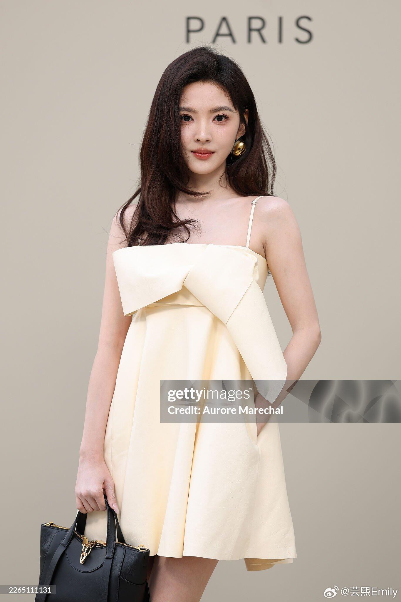 章若楠纪梵希看秀G社生图品牌大使章若楠亮相巴黎时装周Givenchy2026秋