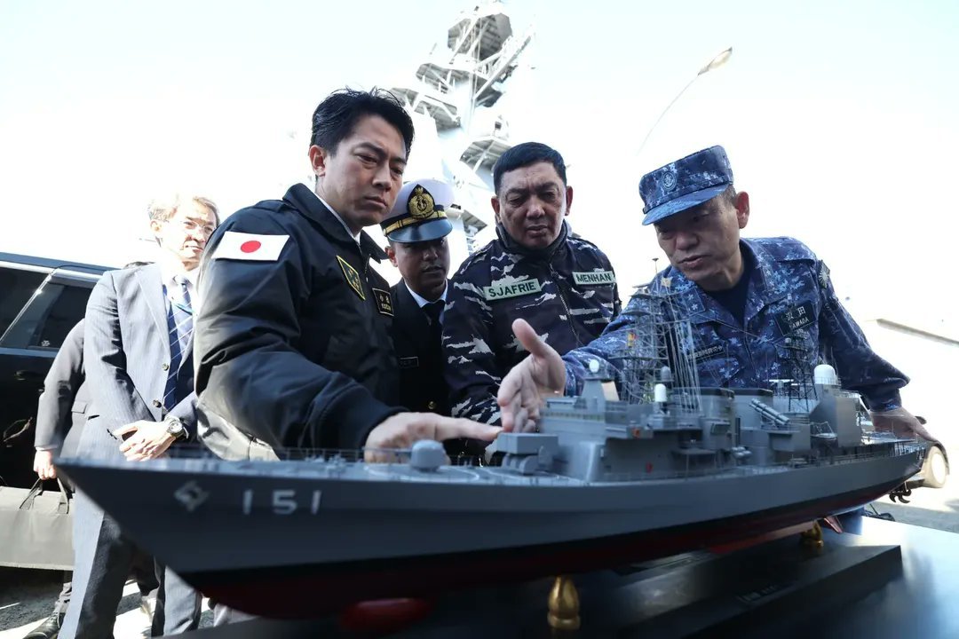 虽然印尼防长参观了村雨级DD、最上级FFM和大鲸级SS，但是更有可能先成交的还是