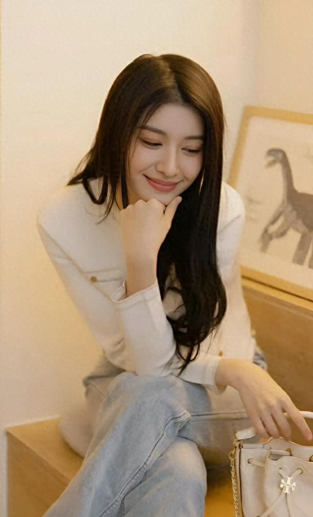 内地女明星：王楚然[爱心][爱心][爱心]