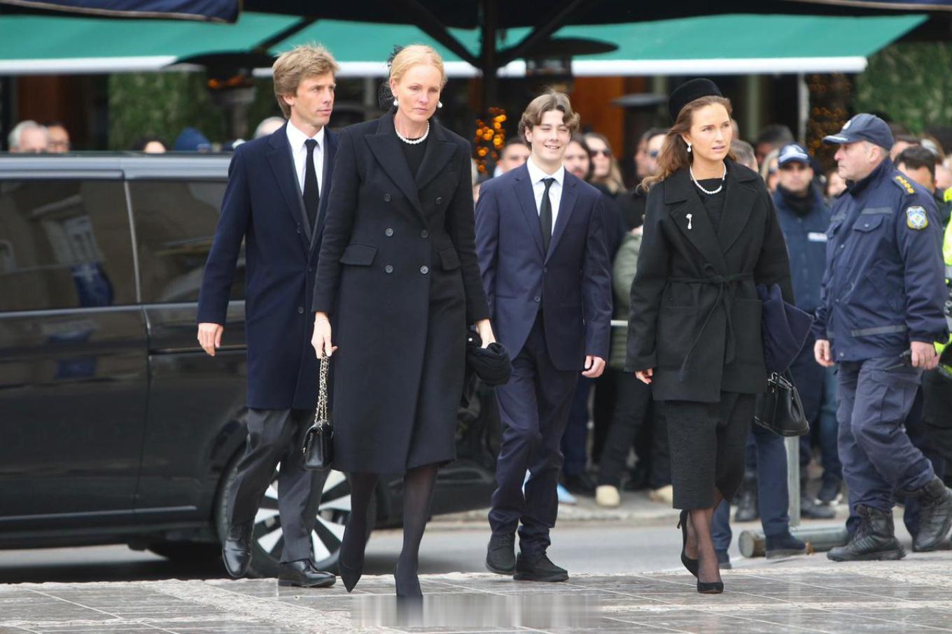 1月19日，希腊艾琳公主的葬礼在雅典大都会教堂举行，亲朋好友抵达时的照片一组。