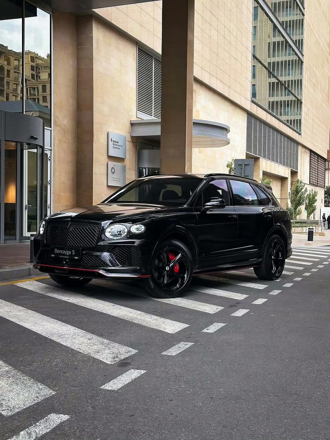 宾利BentaygaS🖤🖤​​​