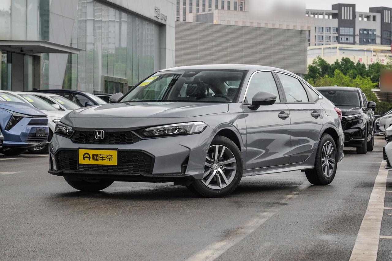 月销仅2000台，当年加价的本田思域，终究抵挡不住新能源车的攻击！最近看本田思
