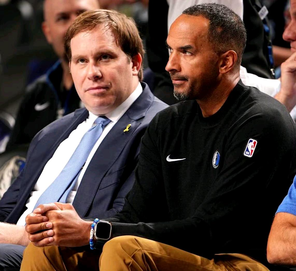 独行侠奇葩是因为送走东契奇，国王队比它更奇葩，是因为以一个无保障底薪合同球员为核