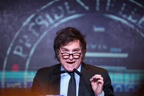 特朗普前脚走，铁杆小弟后脚给中国签了84亿大单！米莱的B计划，中美通吃。5月