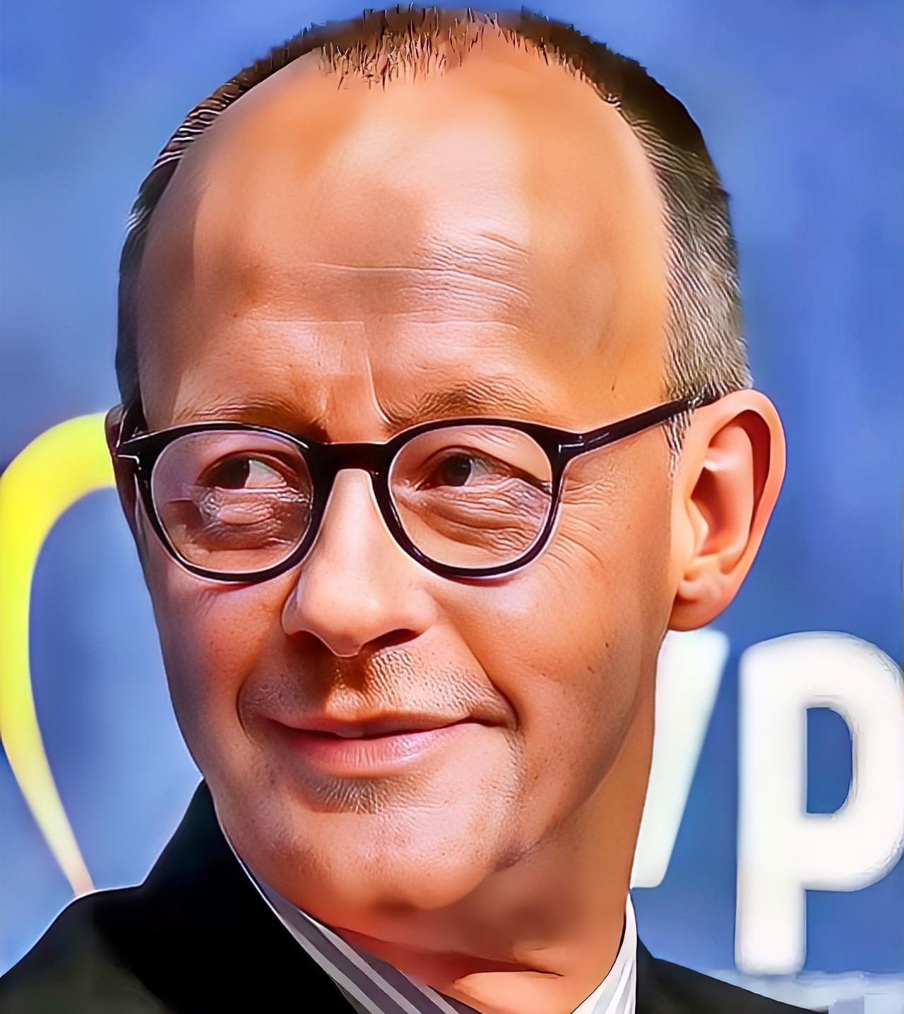 默茨访华结束后在德国演讲，语气激动持续咆哮，台下安静无声！也许是中国之行的刺