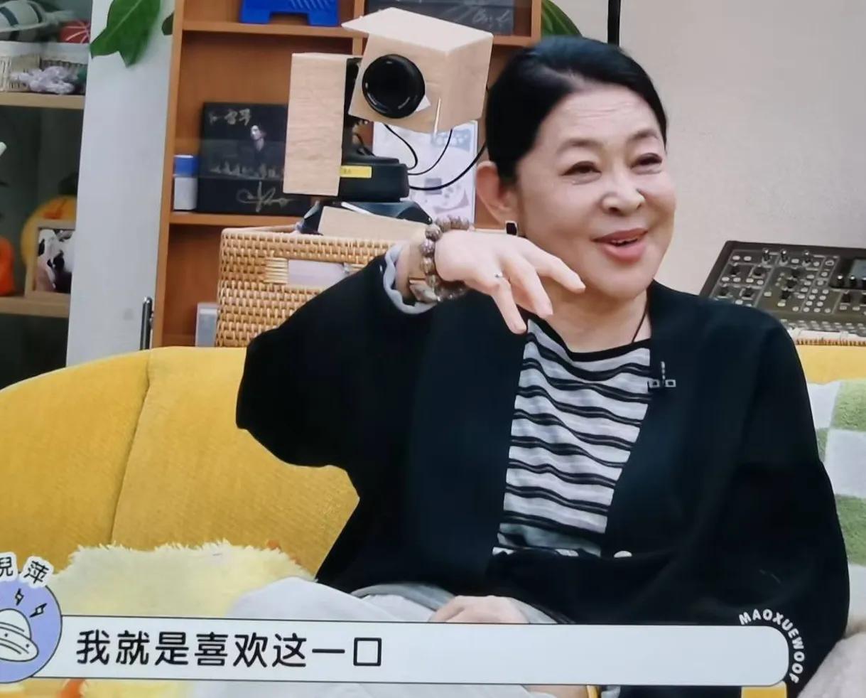 倪萍：“谢添导演当年给我和冯巩拍了一部戏，冯巩为了感谢谢添导演，特地借了一台豪车