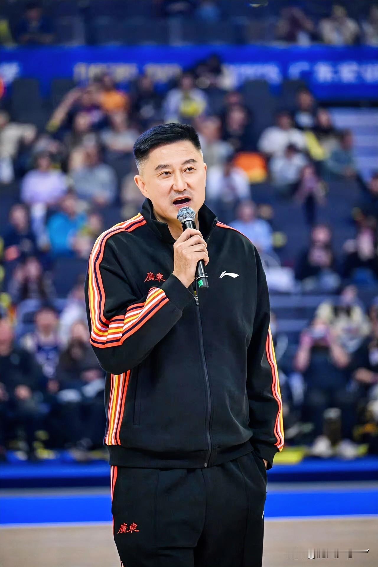 不仅大家没有想到，估计就连杜锋都没有想到，中国男篮上半场的三分球能11中0