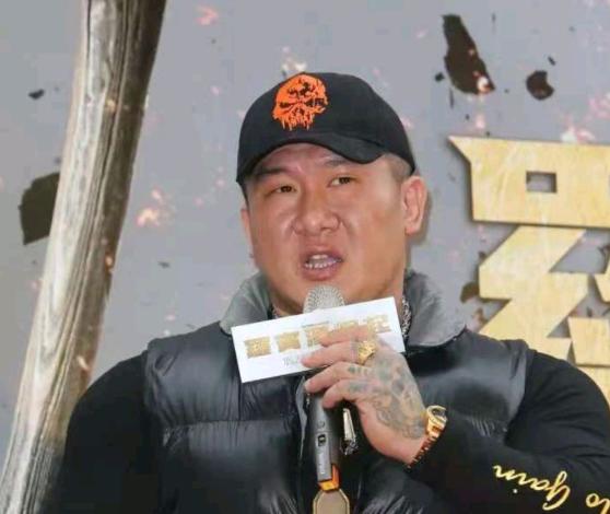 馆长到北京秒破防！馆长的这趟北京之行，让他开眼了。走过几个大陆