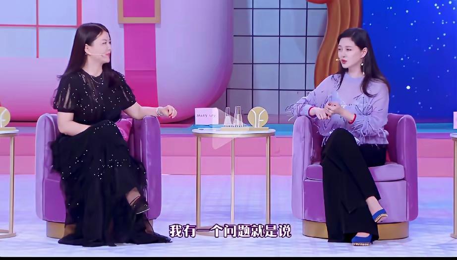 这个时候的李湘，才是真正的白富美。大S和她相比，仅仅几句话就露怯了，根本没脸比。