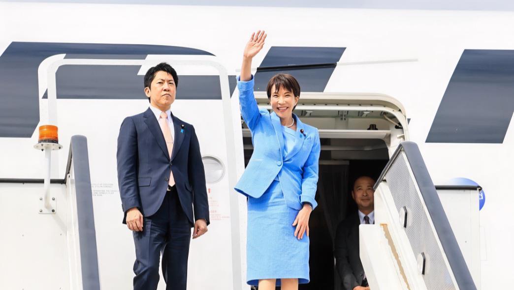 日本这次服软，不是因为良心发现，是因为脖子被掐住了。高市早苗那篇“欢迎美伊和