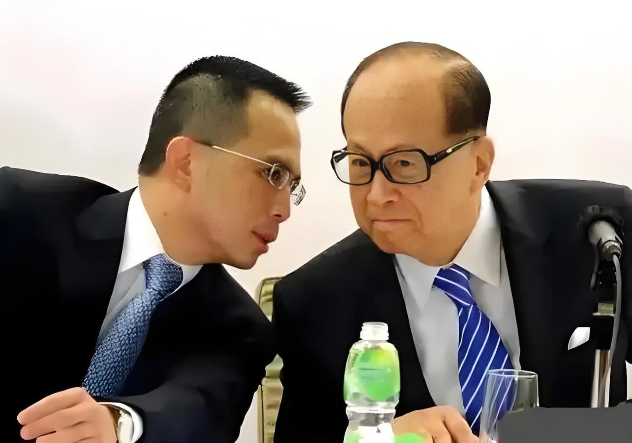 树倒猢狲散，墙倒众人推，李家现在就是这样。在香港，有点名气的都站出来毫不客气