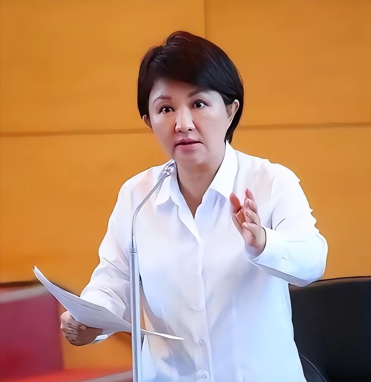 卢秀燕正式表态。台中市长卢秀燕，这回把话挑明了。她说，她支持国民党主席郑丽文