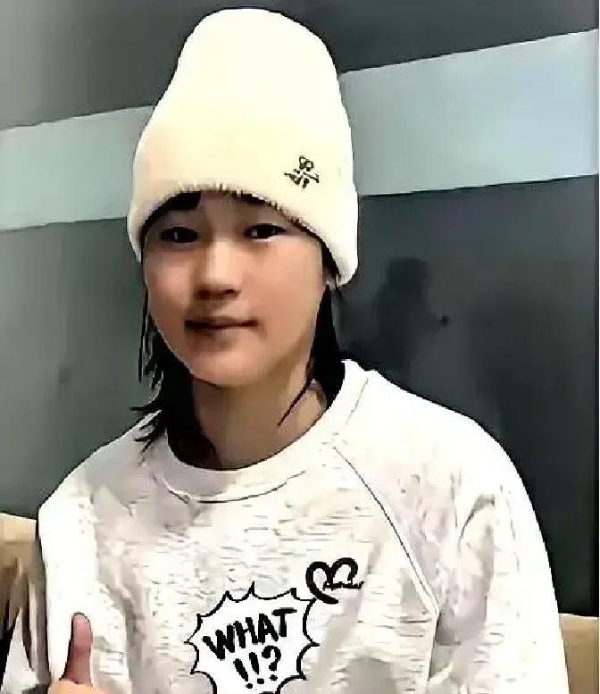 12斤肉，一条命。全红婵归队，直接轻了12斤。网上有人嚷嚷节食，教练听完摇