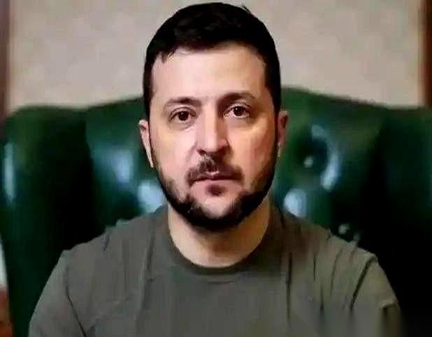 乌克兰最后的结局，大概率不是什么绝地反击，而是被周围一圈邻居按在砧板上给分了。