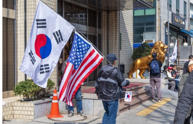 【震惊】韩国首尔爆发“滚回中国”抗议，反华情绪空前高涨！