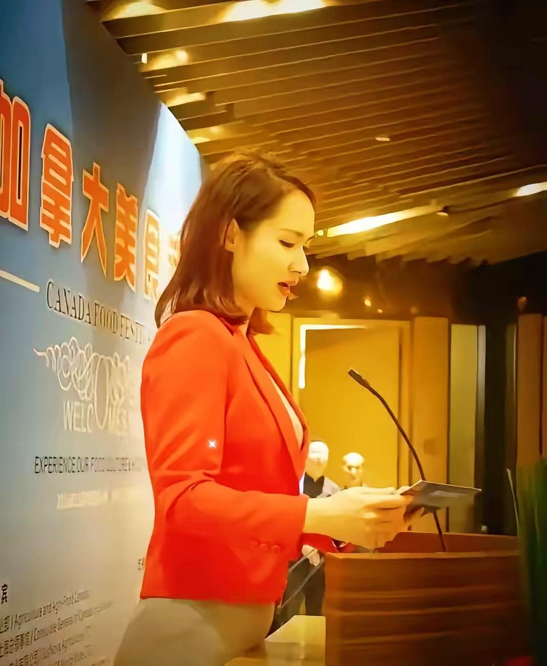陈璇不会认错的，因为上海台不觉得她有错，网民又奈何不了她的生计饭碗，否则她
