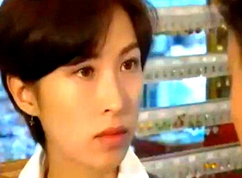 原来有些人的终点线，出生时就画好了。困惑了很久，TVB那么多女演员，宣萱、蔡