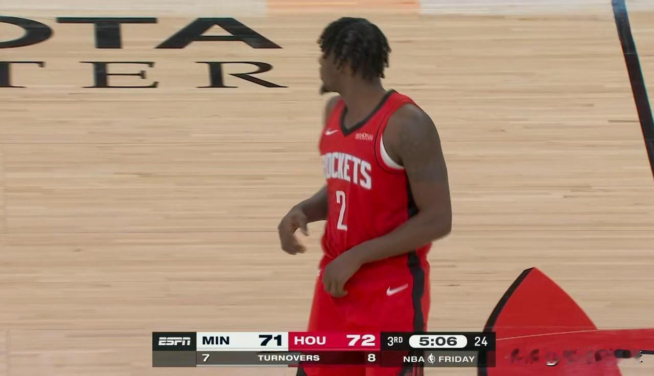 火箭悍将芬尼-史密斯真是给机会不中用啊！在今天火箭主场以110：105击败森林狼