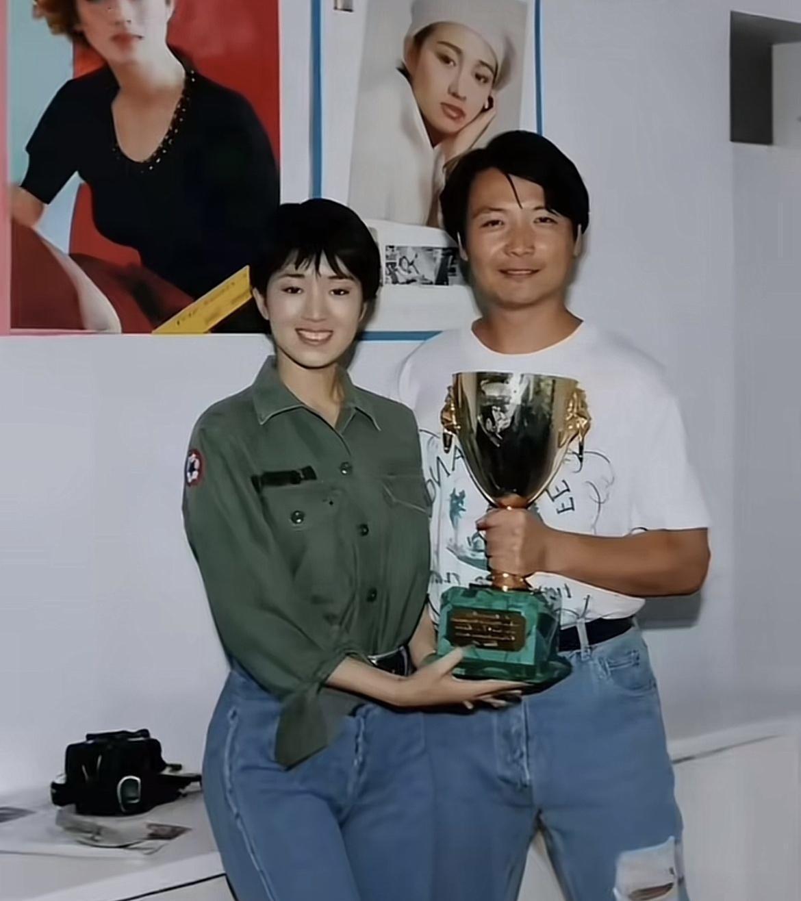 1992年，巩俐凭借电影《秋菊打官司》获得第49届威尼斯国际电影节最佳女演员奖。