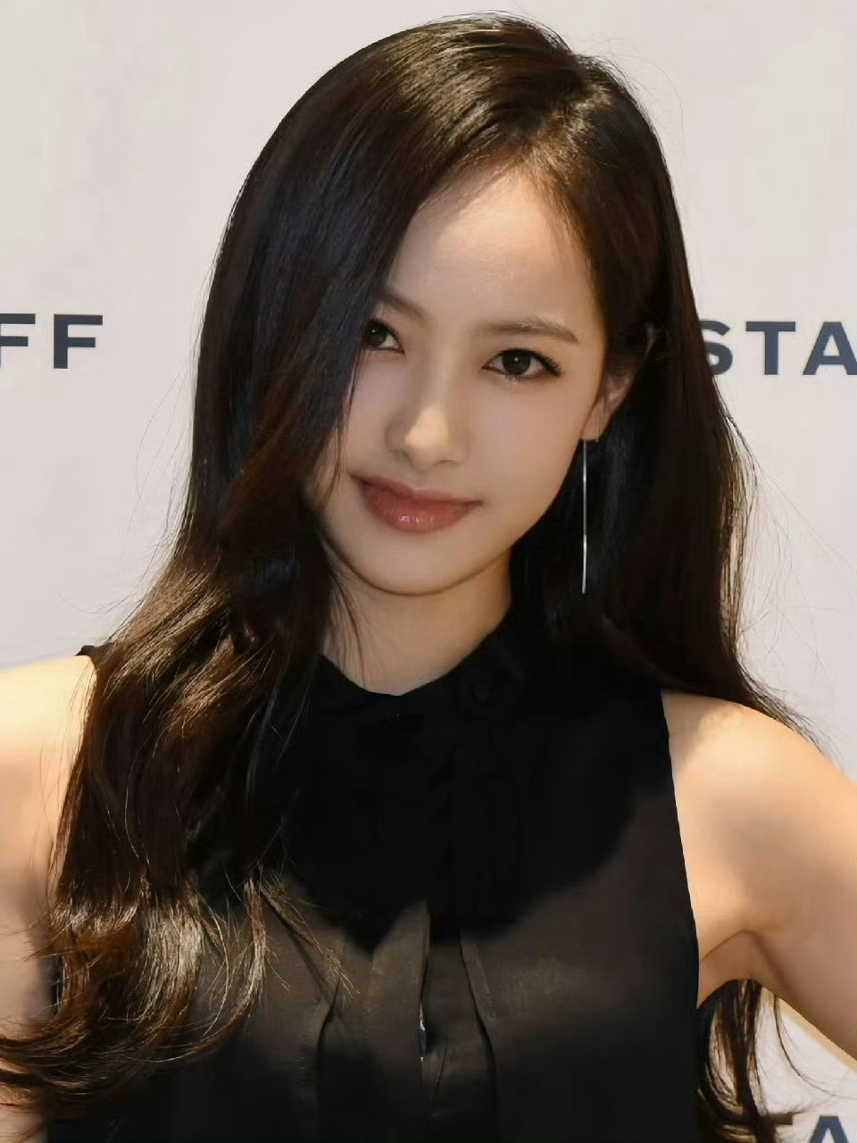 宋茜一个不发死字的女明星啊哈哈哈哈哈哈，一生要强的中国人，就是不提si字！入股