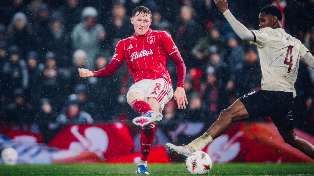 英媒表示：曼联在追求森林中场安德森的过程中将遭到来自曼城的强力竞争。球员估价8