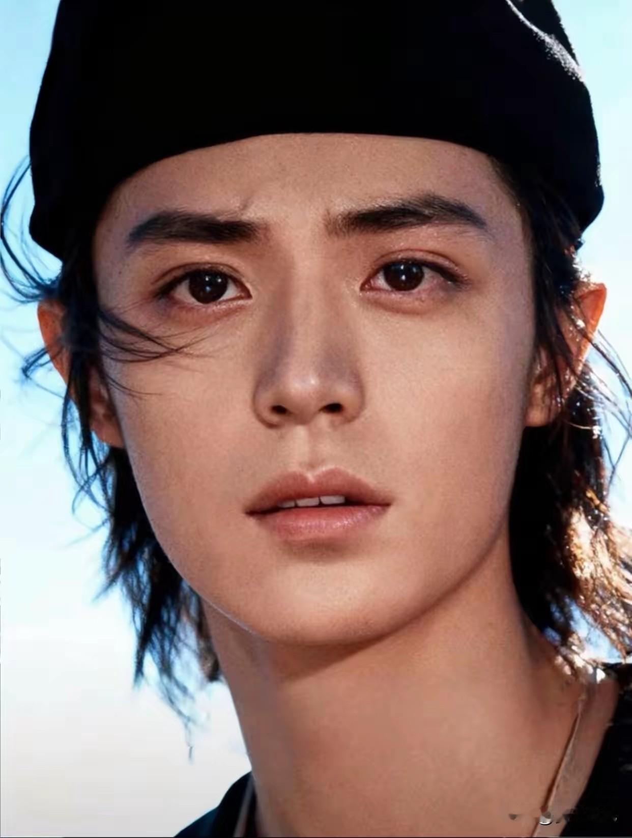 现在的娱乐圈，妆容滤镜成了男明星的“半永久”，让人不禁怀念那个“洗把脸就敢上