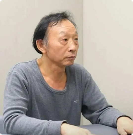 这位粮食局长大人太逗了，他一次收受贿赂100万元，兴高采烈开香槟庆贺，当天晚上做