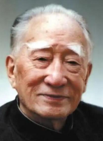 国务院原副总理薄一波，晚年写下了对3位伟人的评价，对彭老总用了三句，对刘少奇只用