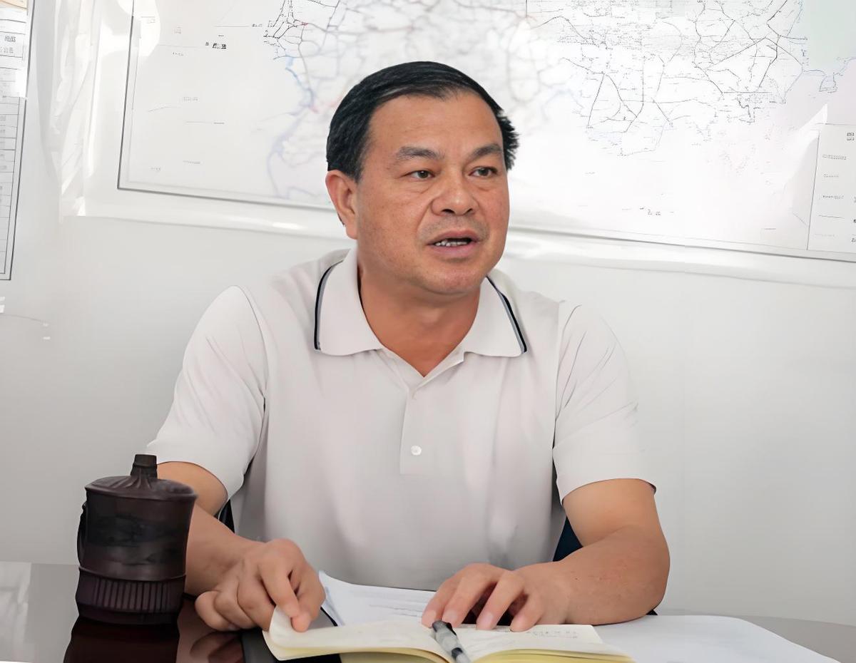 贵州省黔东南州交通运输部门之前的老吴，当地人都很熟悉他。他以前负责多项重要交通工