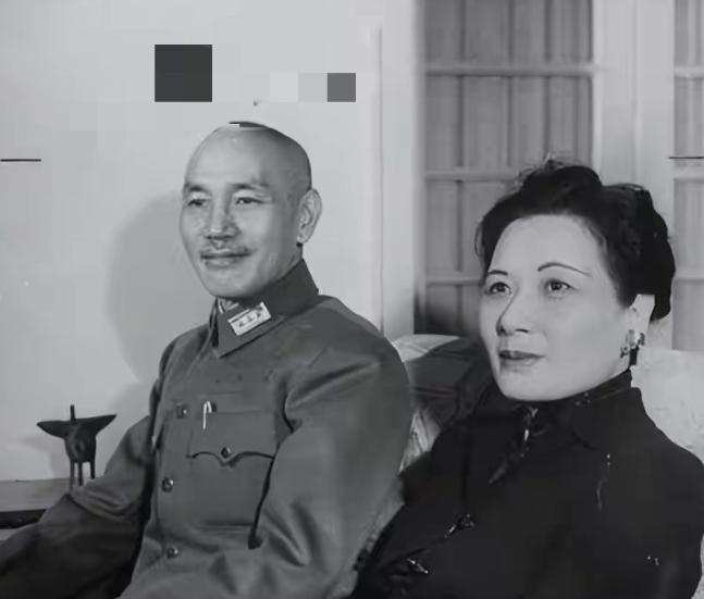 看完蒋介石运走的巨额财产，才知道中国共产党和大陆人民的伟大。70多年前，当蒋介石