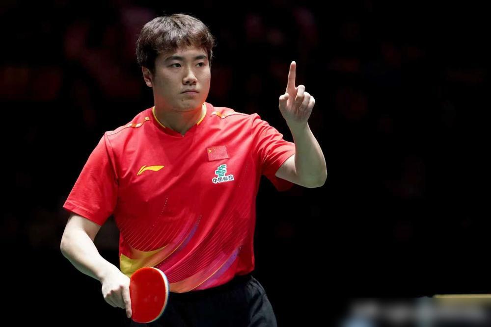 手握四个赛点都能让人硬生生翻盘，梁靖崑这哪是在打球，分明是在给对手喂“救心丸”。