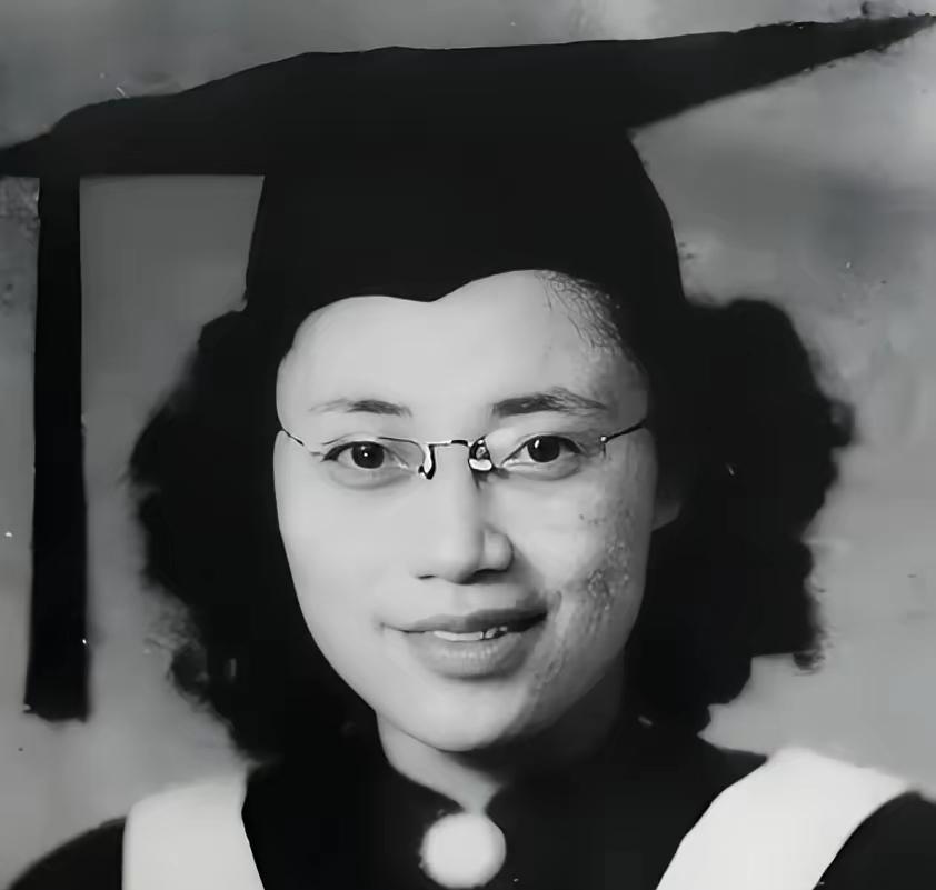 1950年，她被折磨278天，浑身没一块好肉，突然抬头说：别打了，我全招，但我要