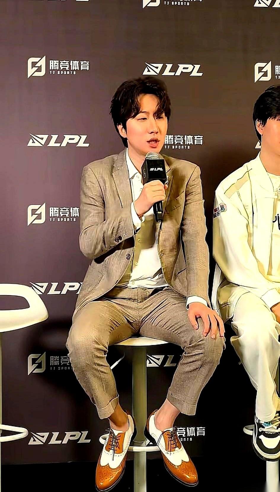 最让人难受的，不是GALA走了。是走了，竟然成了“没人要”。一个拿过世界冠军