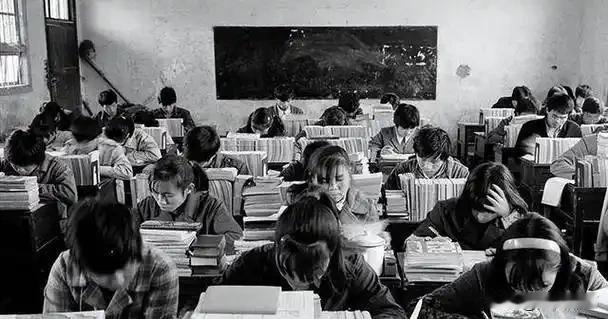 复读，让许多农村孩子圆了大学梦回望三十多年前，复读似乎是一件很常见的事。我表