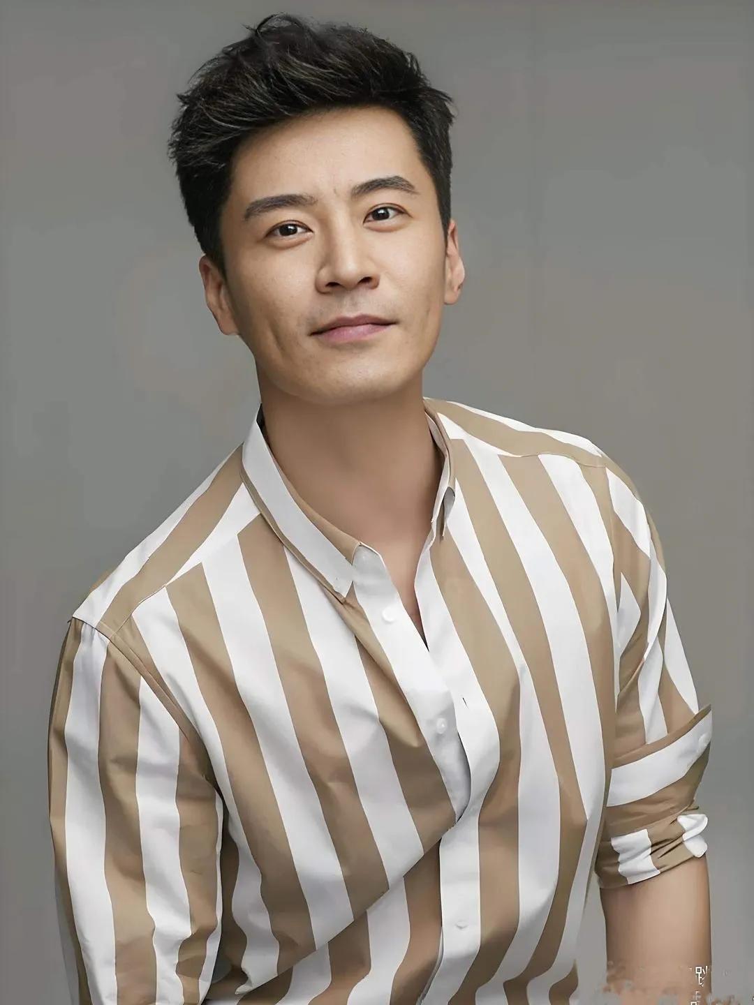 您知道吗？有个内地男演员，演技绝了！论名气没胡歌大，论颜值不如朱一龙，但凭借