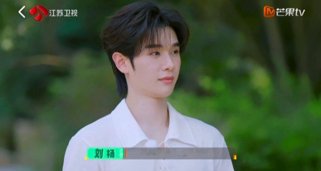 夏之光给陈妍希按摩小腿养生小能手持证上线，牢记两套按摩手法，夏之光耐心帮陈妍希放