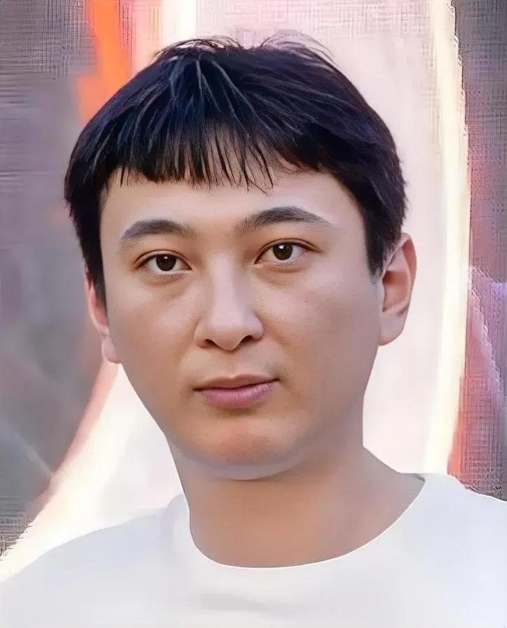 王思聪的“校长”日子，要翻篇了。不是他骂明星惹的祸，是他爸王健林的事儿——
