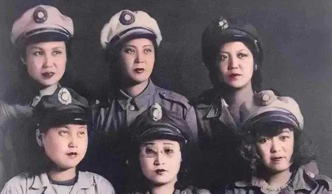 1948年拍摄的6位国民党女特务合照！照片中她们表情阴冷，令人不寒而栗。194