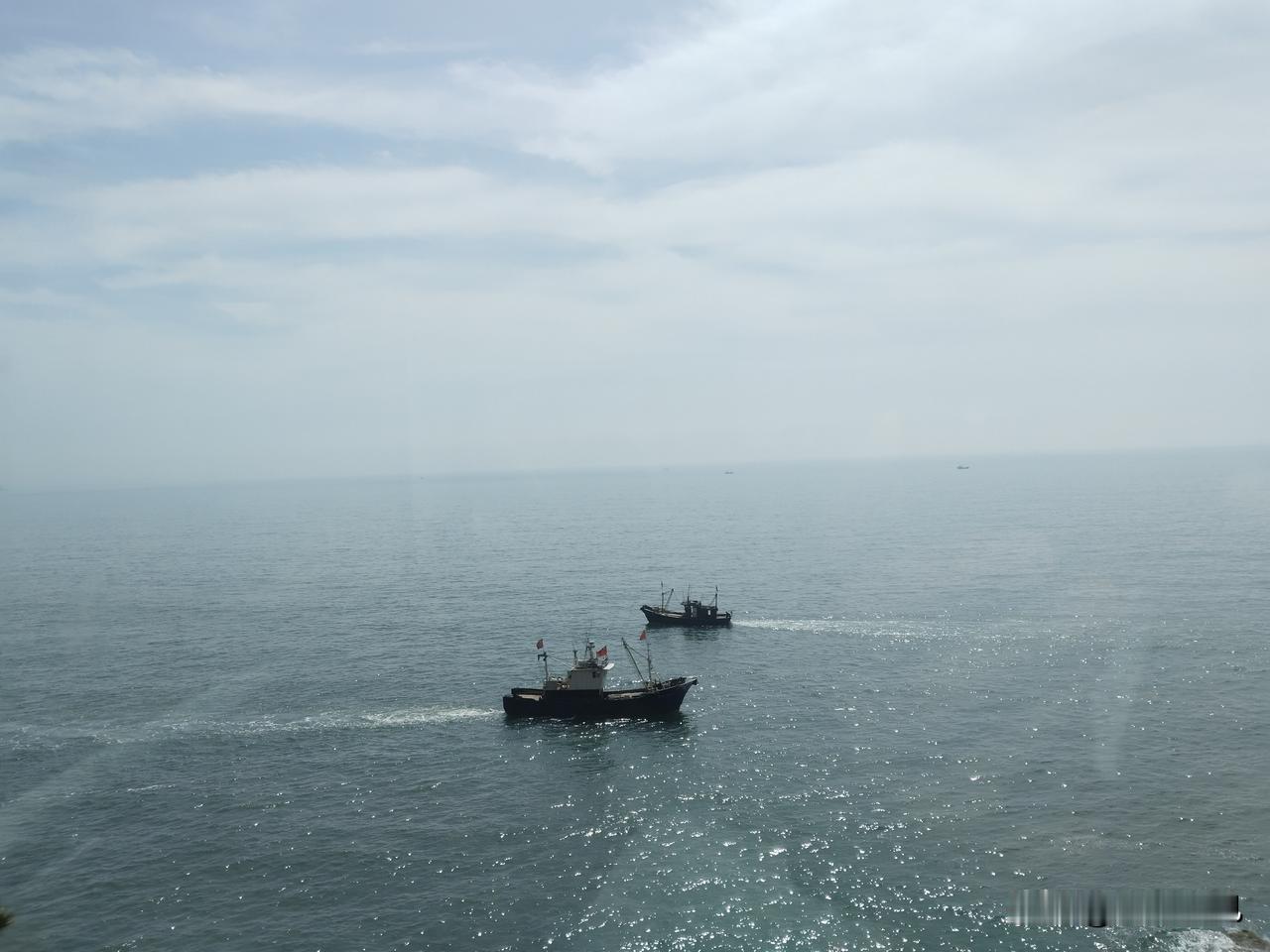 在美这一块上，青岛真的没有输过谁！沿着青岛环海公路行驶，青岛真的一路美景，随