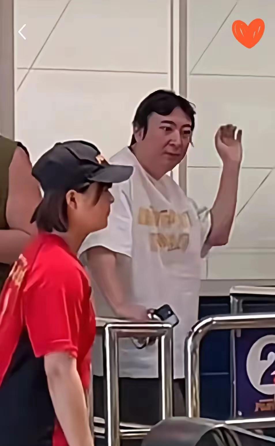 王思聪帅吗？貌似和帅不沾边。可人家女朋友是换了一个又一个。为啥？人家出生在有钱