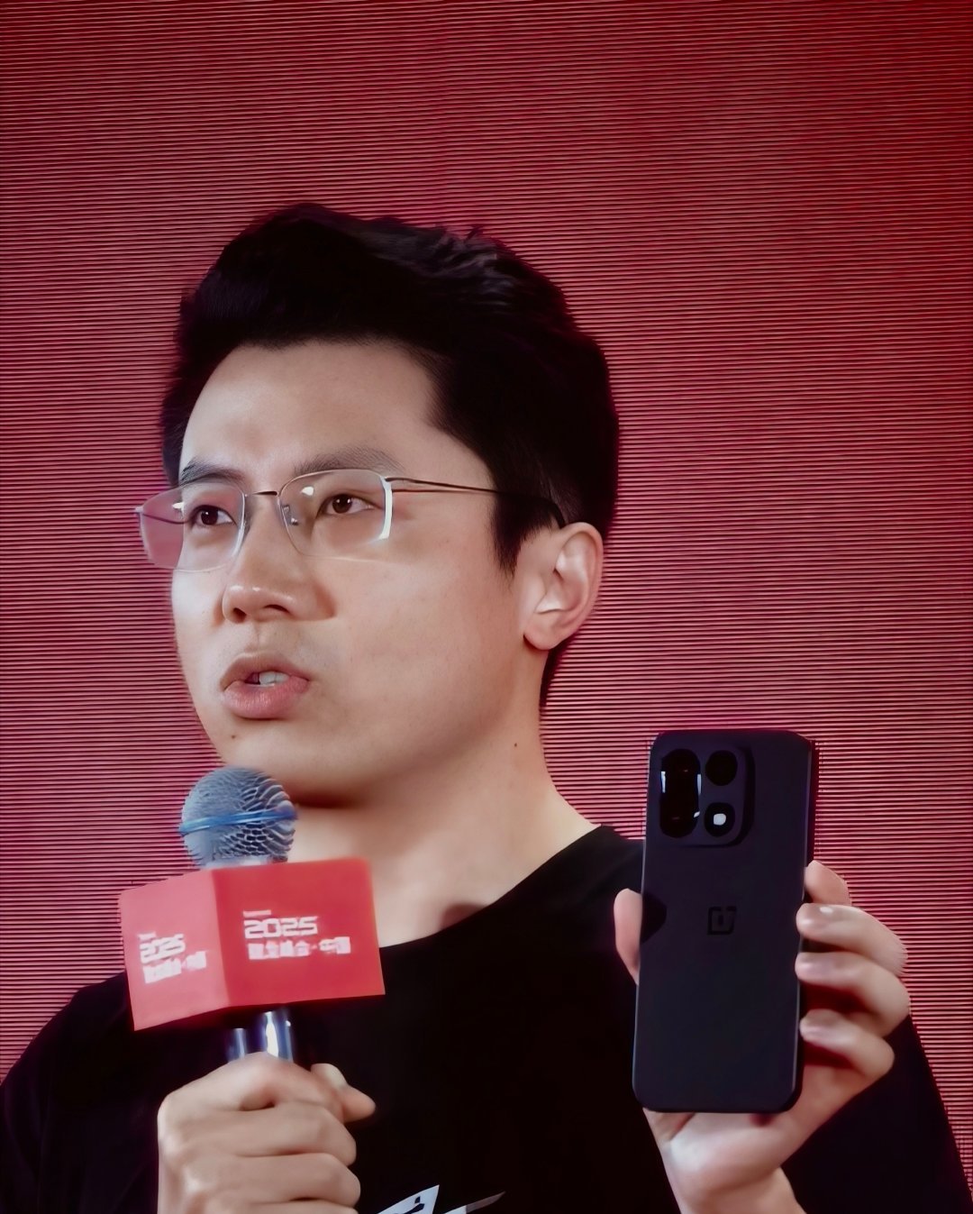 一加15、iQOO15、小米17Promax真机都在骁龙峰会上亮相了，大家觉