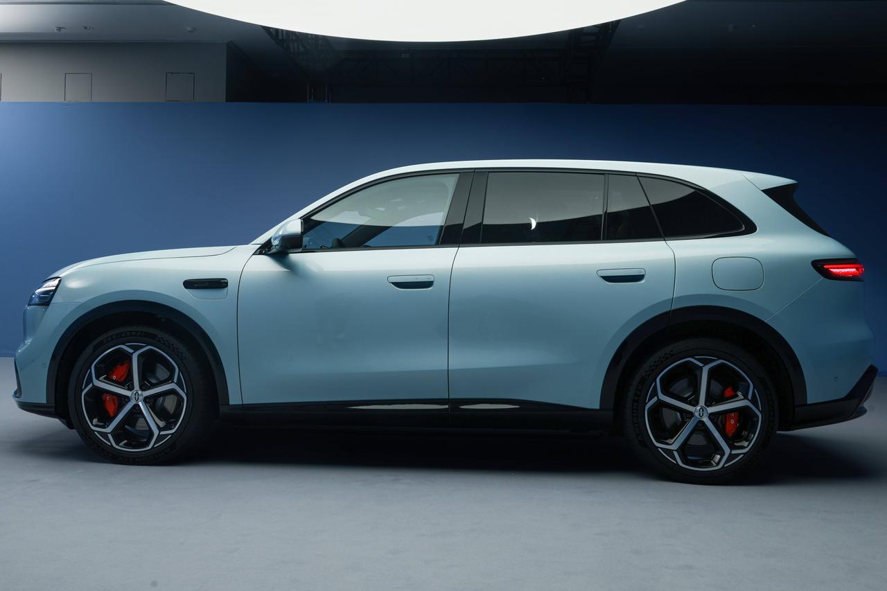 我最近掉进问界M6的“悦己陷阱”里啦！原本以为汽车外观内饰就是枯燥地看车，结果它