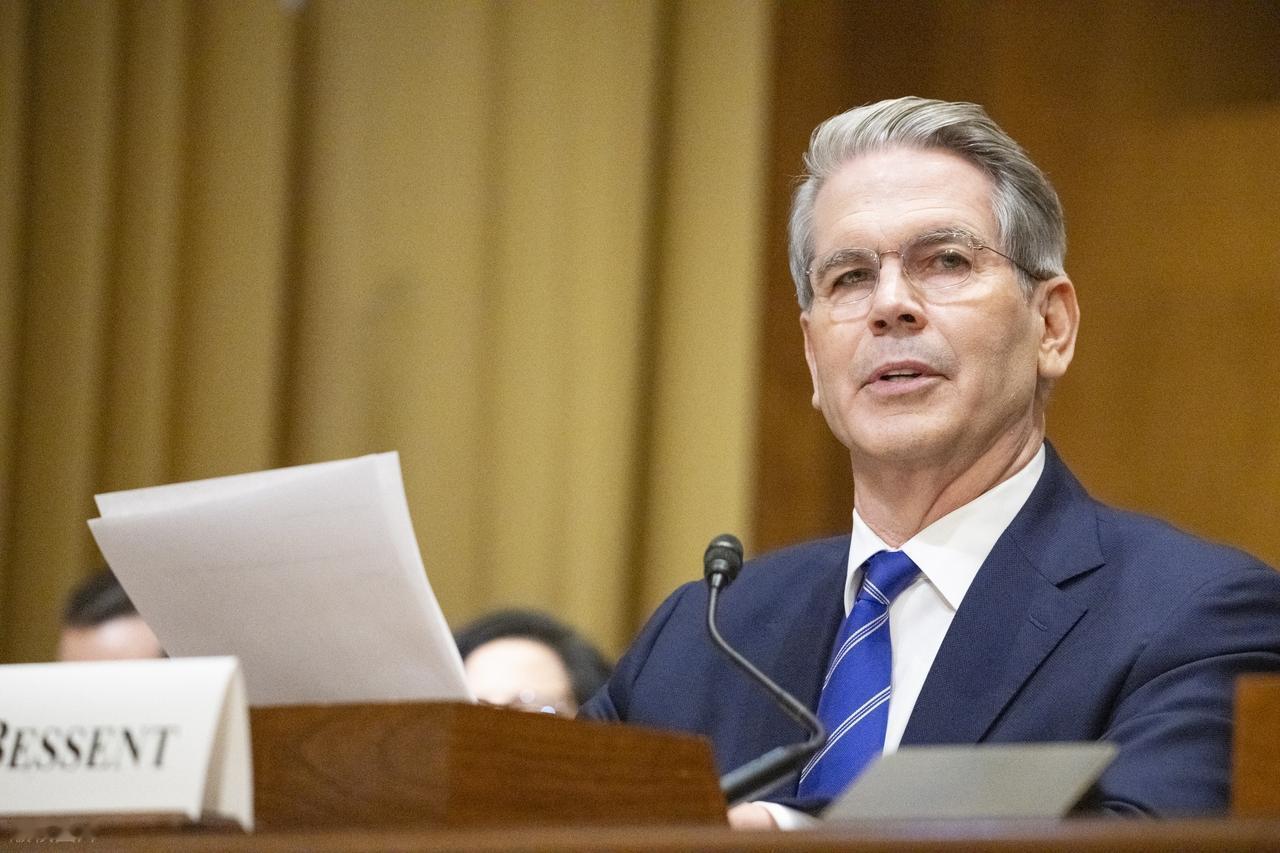 中国要是不还一百多年前欠下的债，那美国也不打算认中国手里那几千亿美债了。一句话，