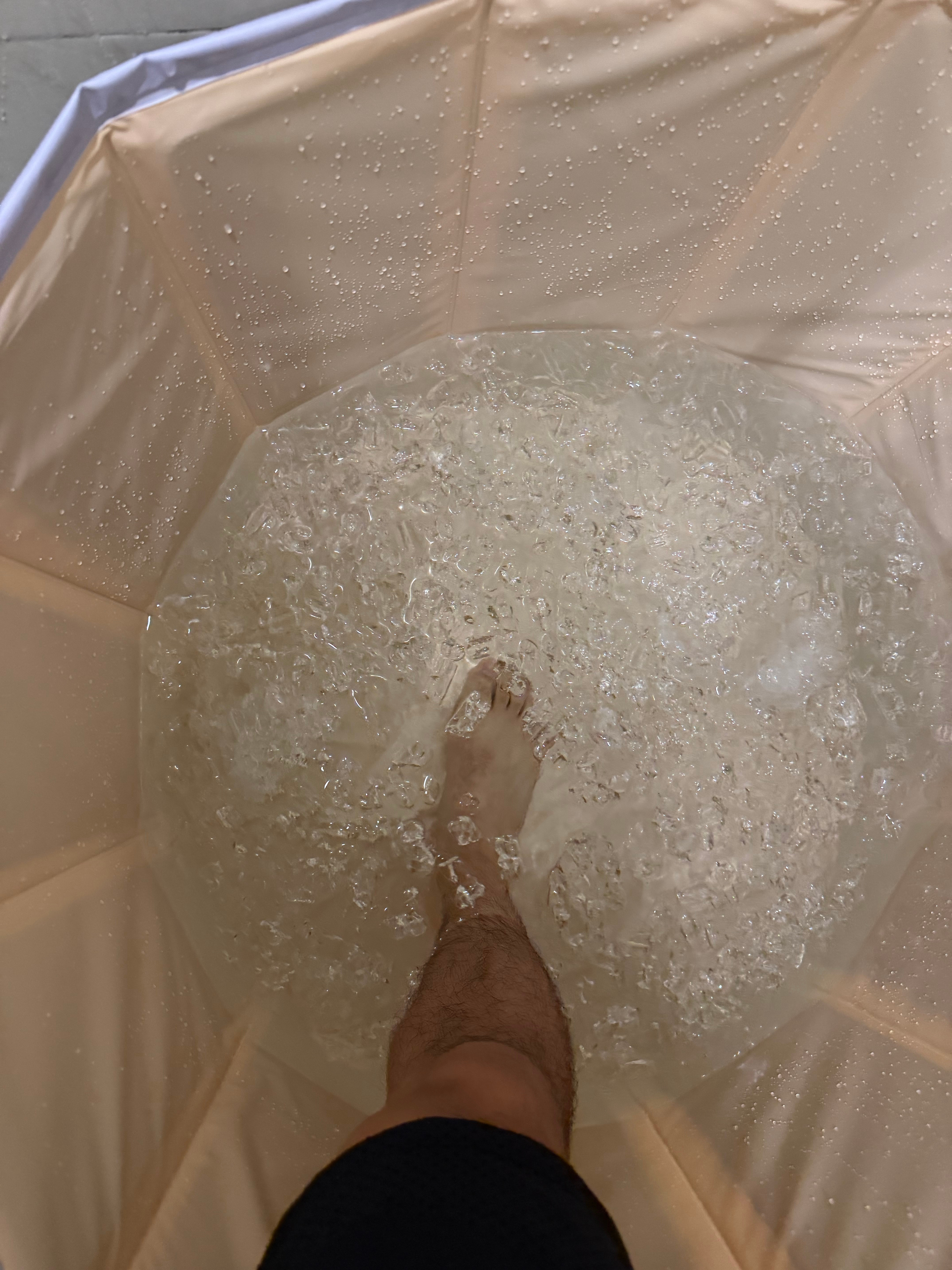 深刻体会到30岁前帅是爹妈给的30岁后帅是靠自律和痛苦换的上个月训练把腰拉伤