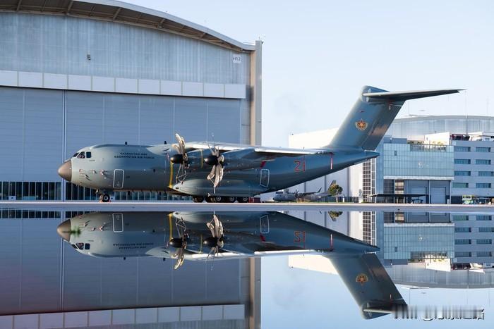 即将交付哈萨克斯坦空军的A400M运输机哈萨克斯坦军队的装备原本一直沿袭
