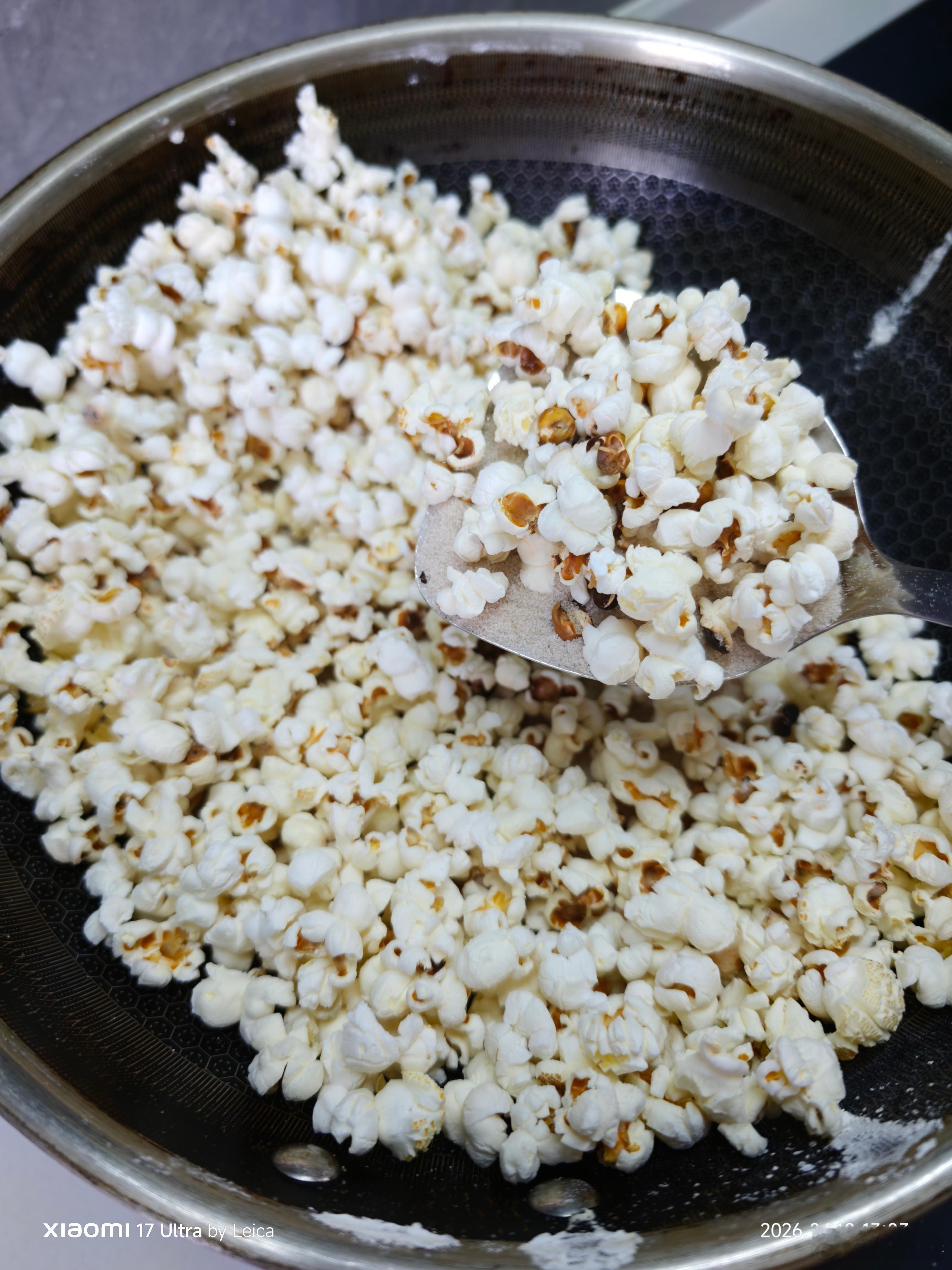 爆了一锅爆米花🍿，样子好看，就是没啥味付卷卷