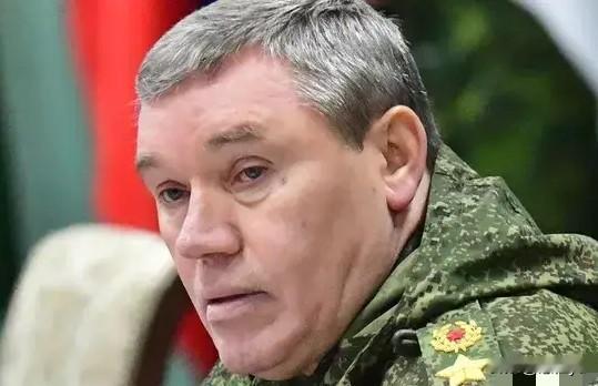 俄罗斯武装部队总参谋长格拉西莫夫表示，俄军将在2026年继续向乌克兰纵深进攻，来
