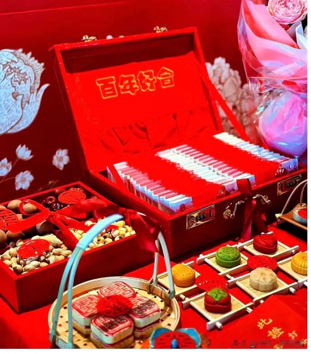 女朋友怀孕7个月了，男子“奉子成婚”，提出给女友8.8万彩礼，可女友嫌少，说最低